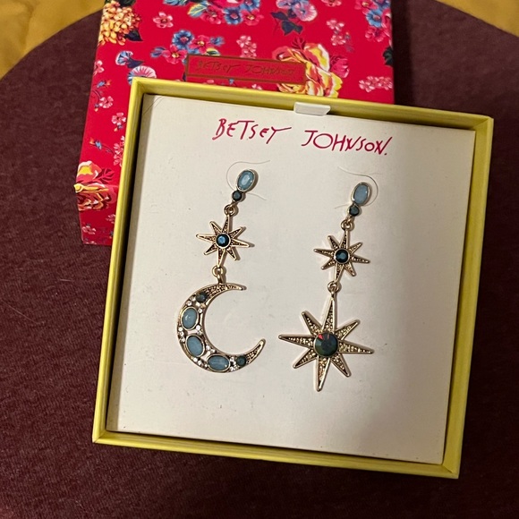 Betsey Johnson celestial mismatch earrings - Picture 3 of 3